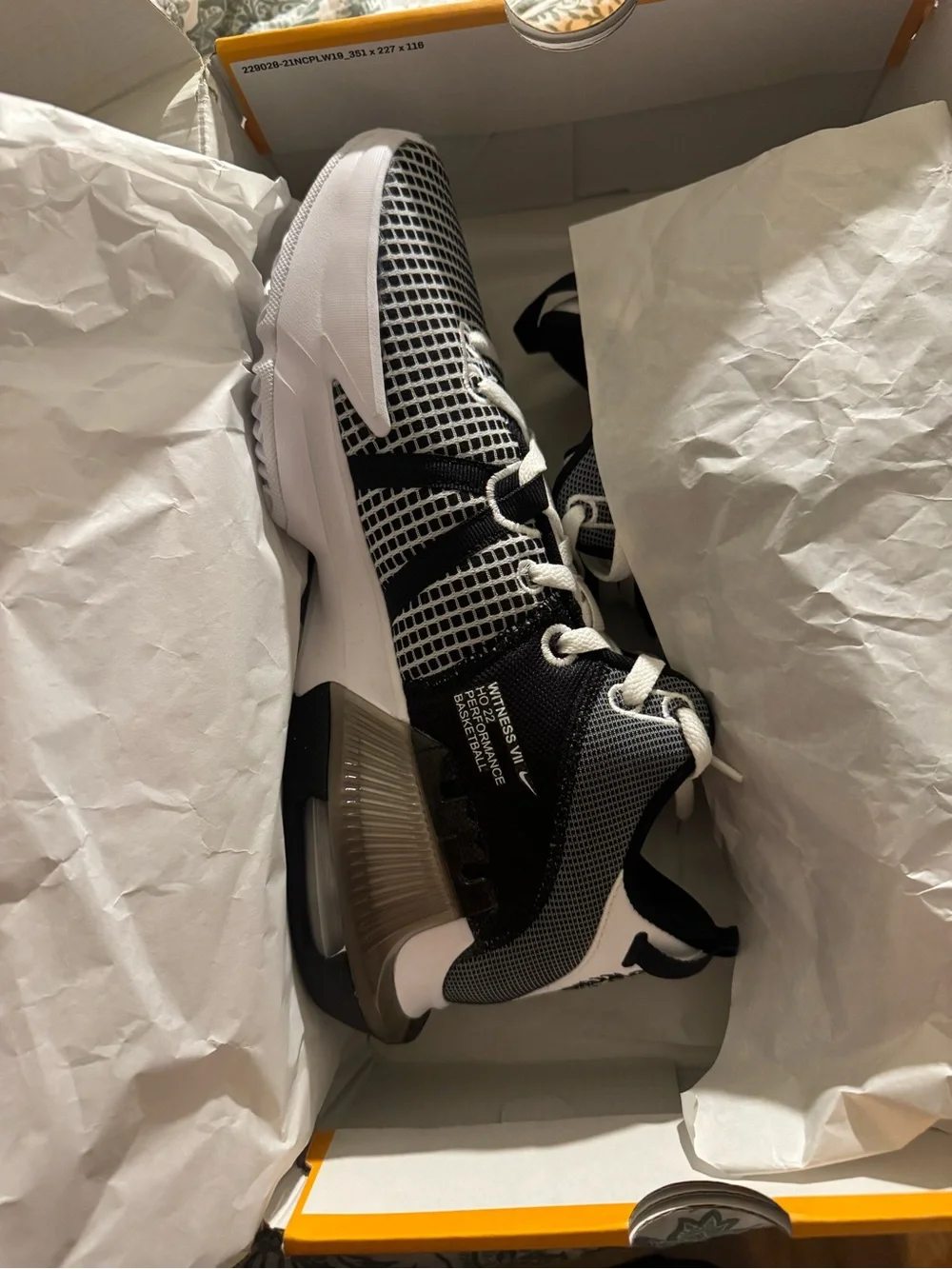 Nike LeBron Witness VI Black White Mesh Low Top Basketball Shoes. Size 10